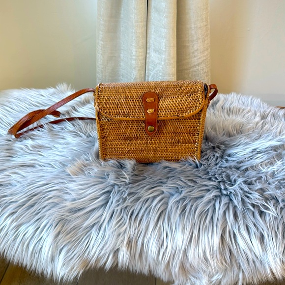 NUSA RATTAN BAG - Picture 1 of 7